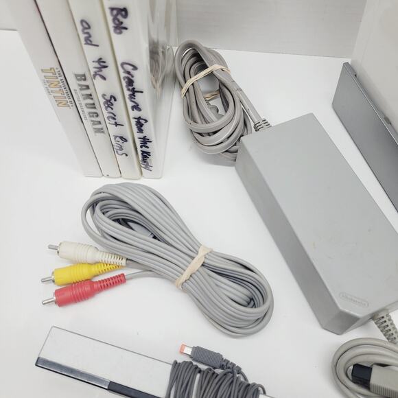 Nintendo Wii System Console (RVL-001) W/ Controller Cords 4 Family Games Tested - Picture 4 of 11